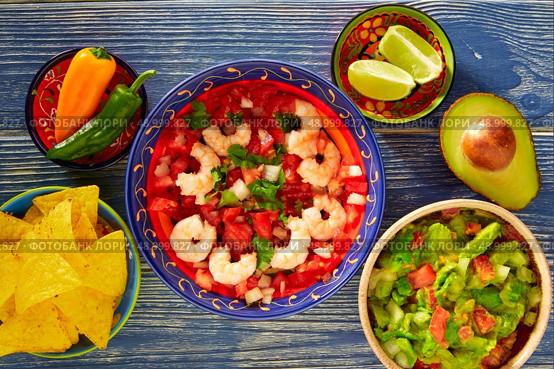 Ceviche de Camaron shrimp with nachos and guacamole mexican food. Стоковое фото, агентство Ingram Publishing / Фотобанк Лори