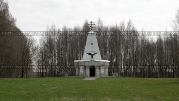 Часовня на Бородинском поле в память о Бородинском сражении 1812. Май. Chapel on the Borodino field in memory of the Battle of Borodino 1812. May. Редакционное видео, видеограф Горшков Александр / Фотобанк Лори