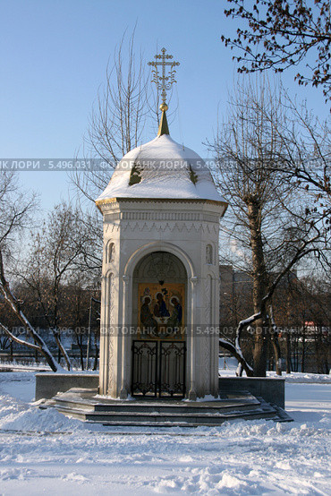 Часовня 'Святой Троицы'. Москва, сквер у Музея Андрея Рублева (2014 год). Стоковое фото, фотограф Щеголева Ольга / Фотобанк Лори