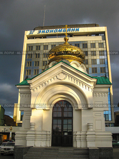 Часовня «Живоносный источник» на Театральной площади в 2008 году. Стоковое фото, фотограф Elena Kotova / Фотобанк Лори