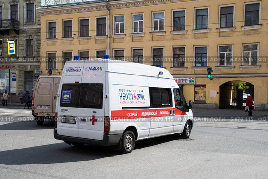 Частная скорая помощь "Петербургская неотложка". Санкт-Петербург (2014 год). Редакционное фото, фотограф Александр Щепин / Фотобанк Лори