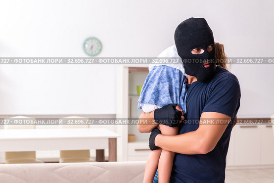 Child trafficking and abuse concept with small girl. Стоковое фото, фотограф Elnur / Фотобанк Лори