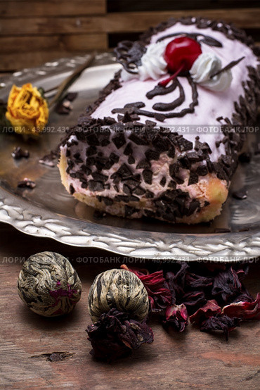 chopped baked dessert . Стоковое фото, агентство Ingram Publishing / Фотобанк Лори