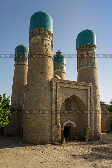 Chor Minor Madrasah in Bukhara (2022 год). Стоковое фото, фотограф Юлия Белоусова / Фотобанк Лори