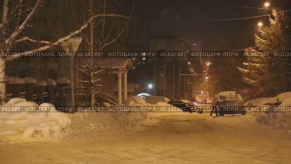 Christmas town in Russia illuminations transport winter frost snow. Стоковое видео, видеограф Алексей Сергеев / Фотобанк Лори
