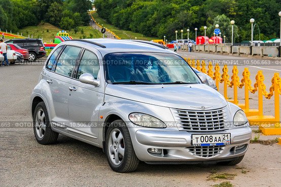Chrysler PT Cruiser (2014 год). Редакционное фото, фотограф Art Konovalov / Фотобанк Лори