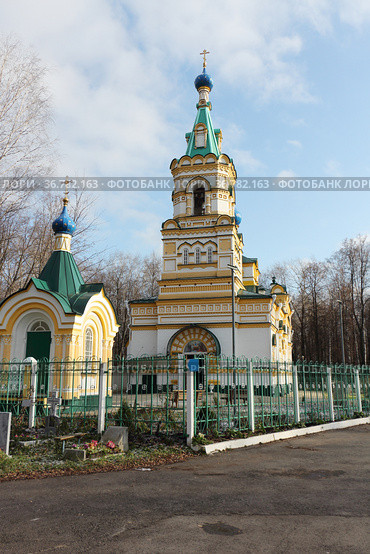 Church of the Assumption of the Blessed Virgin Mary at the Egoshikhinsky Cemetery, founded in 1784, Perm, Russia (2019 год). Стоковое фото, фотограф Наталия Макарова / Фотобанк Лори