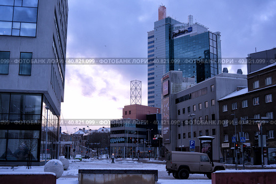 City streets in the center of Tallinn in the early morning in winter (2014 год). Редакционное фото, фотограф Анна Кривицкая / Фотобанк Лори