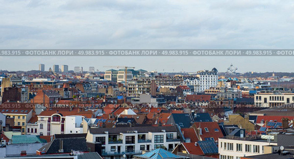 cityscape of brussels, the Atomium in the background and glass building. iew of Brussels. Стоковое фото, агентство Ingram Publishing / Фотобанк Лори