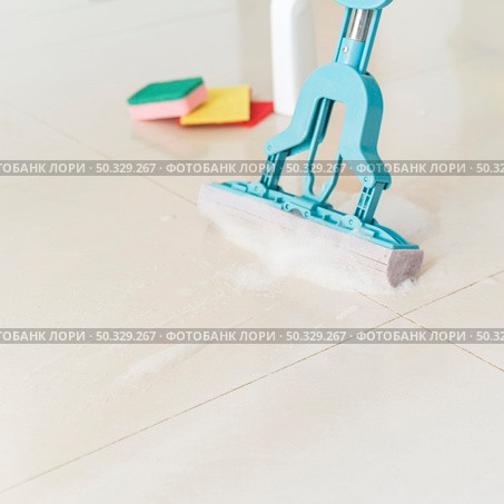 cleaning concept with mop. High resolution photo. cleaning concept with mop. High quality photo. Стоковое фото, агентство Ingram Publishing / Фотобанк Лори