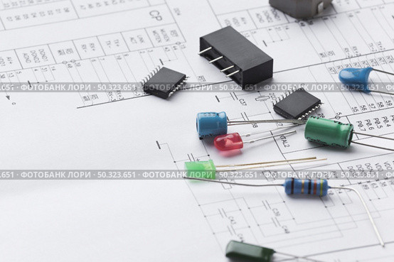 close up electronic components. Стоковое фото, агентство Ingram Publishing / Фотобанк Лори