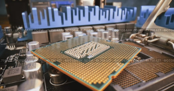 Close-up of CPU Chip Computer Central Processor. Modern computer technology concept. Стоковое видео, видеограф Андрей Армягов / Фотобанк Лори