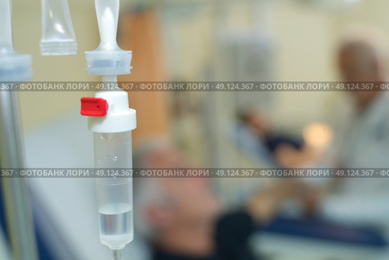 closeup of saline drip. Стоковое фото, агентство Ingram Publishing / Фотобанк Лори