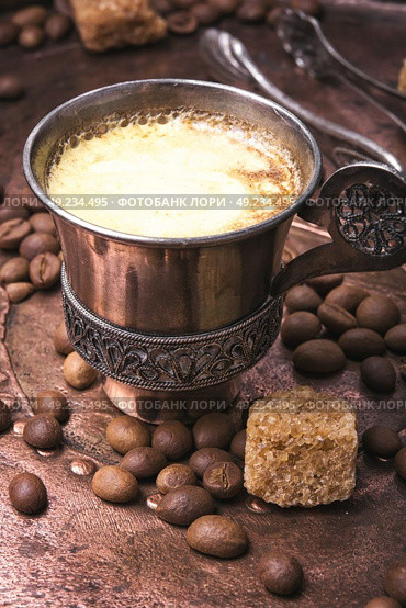 Coffee mug in the oriental style. Стоковое фото, агентство Ingram Publishing / Фотобанк Лори