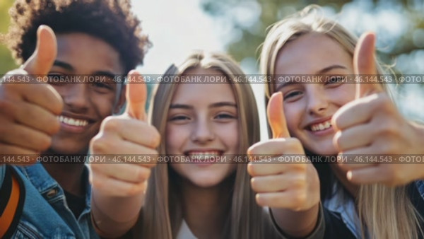 College Students with Thumbs Up gesture. Group of happy multiracial teenagers, boys and girls making like hand sign. Vote, winning or success. Closeup of people with yes sign or OK. Positive feedback. Стоковое AI-видео, аниматор Марина Демидюк / Фотобанк Лори