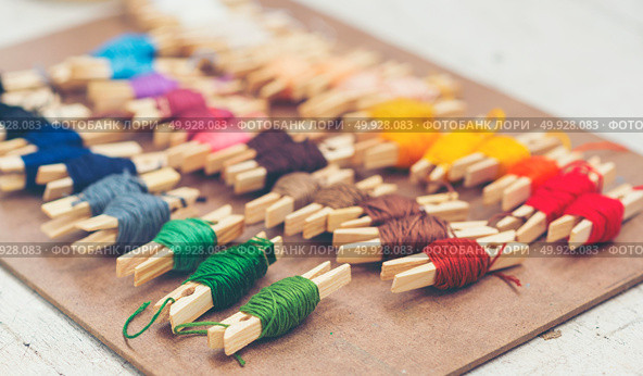 Colorful embroidery thread. Стоковое фото, агентство Ingram Publishing / Фотобанк Лори