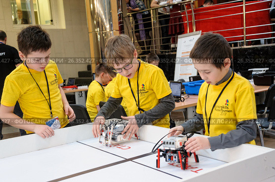 Competitions of robots among school students (2017 год). Редакционное фото, фотограф Сергей Буторин / Фотобанк Лори