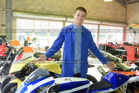 concept of secondhand motorcycle shop. Стоковое фото, агентство Ingram Publishing / Фотобанк Лори