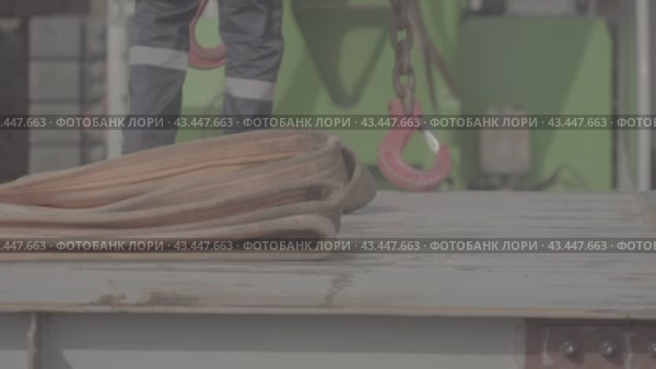Construction work, red hook with chain, construction строительные работы, крюк красный с цепью, стройка. Стоковое видео, видеограф Опока Алексей / Фотобанк Лори