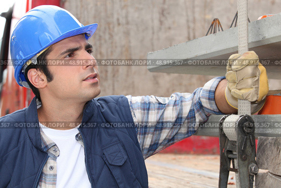Construction worker on site. Стоковое фото, агентство Ingram Publishing / Фотобанк Лори