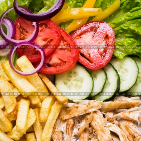cooked meat veggies kebab close up. Стоковое фото, агентство Ingram Publishing / Фотобанк Лори