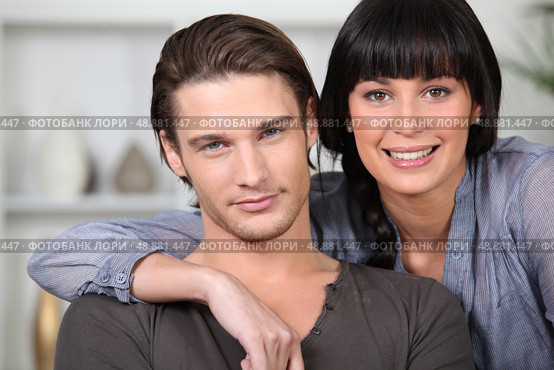 Couple posing for the camera. Стоковое фото, агентство Ingram Publishing / Фотобанк Лори