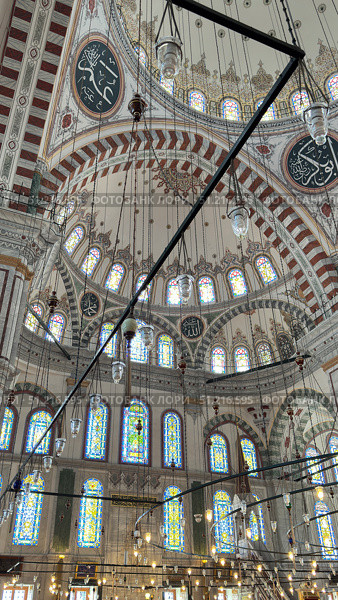 Courtyard of Fatih Mosque in Istanbul, Turkey Fatih Mosque and Mausoleum in Istanbul, Turkey Distant image of the Fatih Mosque and the Molla Zeyrek ( Old Pantocrator) mosque, Istanbul Turkey The Fatih Mosque in Fatih district of Istanbul, Turkey. Стоковое фото, фотограф Zita Khasanova / Фотобанк Лори