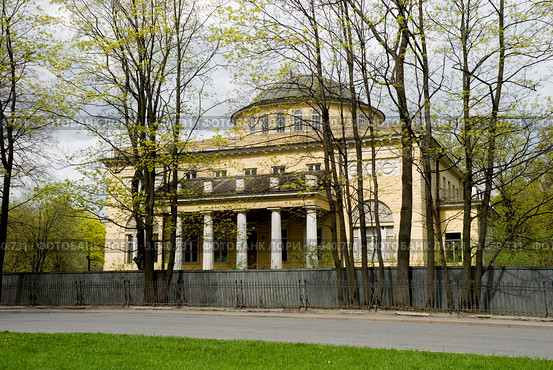 Дача принца Ольденбургского. Санкт-Петербург (2012 год). Редакционное фото, фотограф Александр Щепин / Фотобанк Лори
