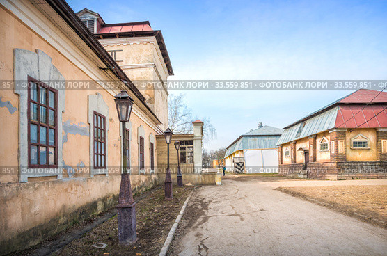 Декорации киногорода (2020 год). Редакционное фото, фотограф Baturina Yuliya / Фотобанк Лори
