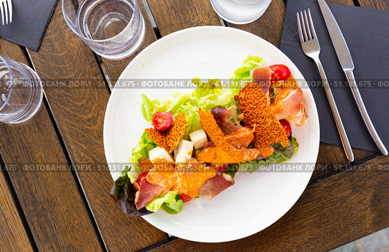 Delicious French Basque salad. Стоковое фото, фотограф Яков Филимонов / Фотобанк Лори