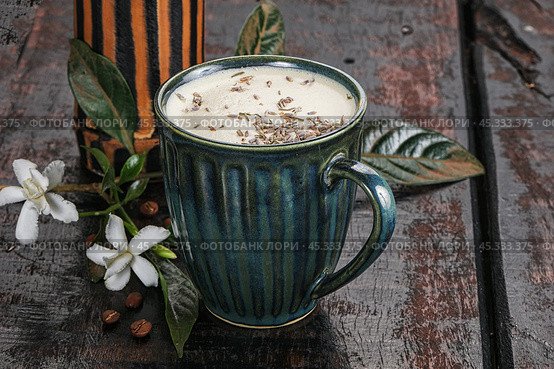 Delicous Raf coffee with lavender. Стоковое фото, фотограф Андрей Старостин / Фотобанк Лори