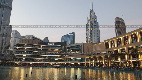 Деловой Центр. Palace Hotel and Burj Khalifa. Дубай. Объединённые Арабские Эмираты (2022 год). Редакционное фото, фотограф lana1501 / Фотобанк Лори