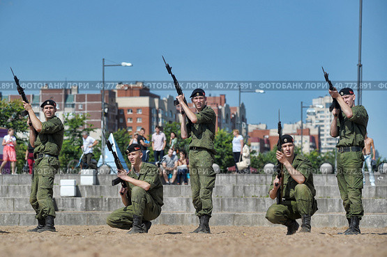 Demonstrative performance of the Marine Corps (2013 год). Редакционное фото, фотограф Анна Кривицкая / Фотобанк Лори