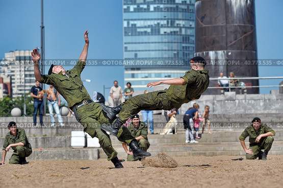 Demonstrative performance of the Marine Corps (2013 год). Редакционное фото, фотограф Анна Кривицкая / Фотобанк Лори