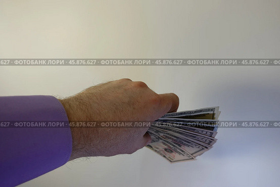 Деньги в руке. Money in hand. Стоковое фото, фотограф Юрий Пуликов / Фотобанк Лори