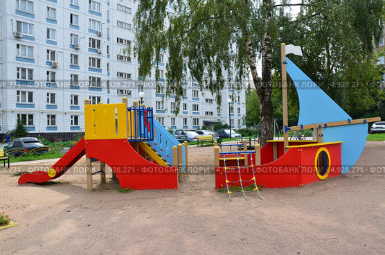 Детская площадка. Корабль (2013 год). Редакционное фото, фотограф Наталья Горкина / Фотобанк Лори
