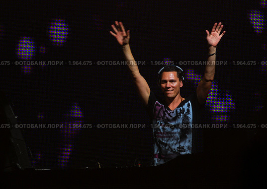 Диджей Тиесто ((Dj Tiesto) с гастрольным туром "Калейдоскоп" ("Kaleidoscope") Редакционное фото, фотограф Чернышева Лариса / Фотобанк Лори