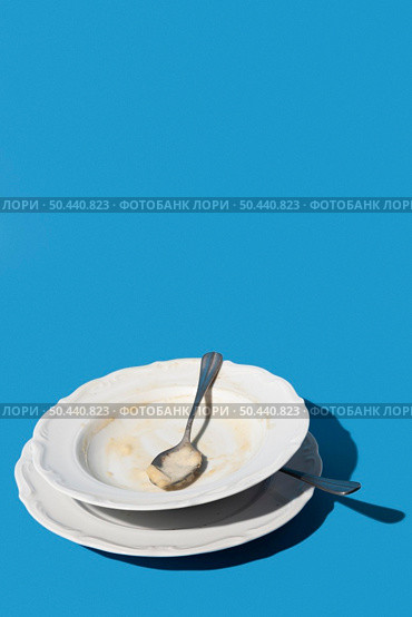 dirty plate with leftover sauce copy space. Стоковое фото, агентство Ingram Publishing / Фотобанк Лори