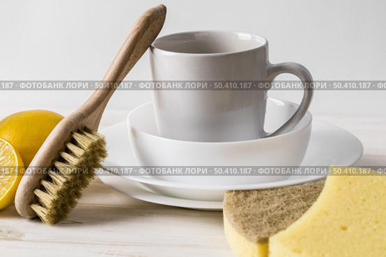 dishes natural cleaning products. Стоковое фото, агентство Ingram Publishing / Фотобанк Лори