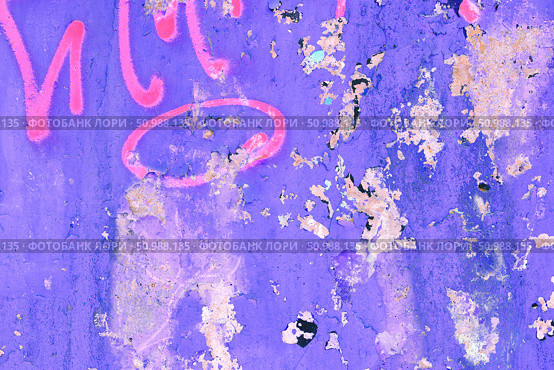 Distressed Graffiti Texture with Neon Pink on Purple Wall. Стоковое фото, фотограф Александра Конопля / Фотобанк Лори