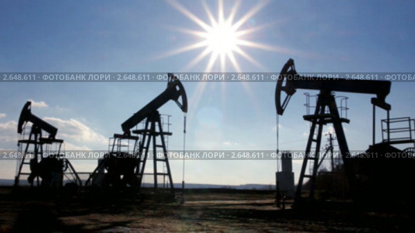 Добыча нефти. Стоковое видео, видеограф Михаил Коханчиков / Фотобанк Лори
