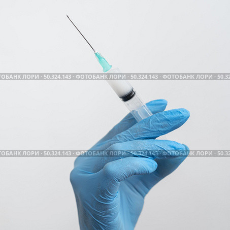 doctor preparing vaccine (1) Стоковое фото, агентство Ingram Publishing / Фотобанк Лори