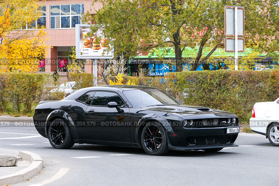 Dodge Challenger SRT (2022 год). Редакционное фото, фотограф Art Konovalov / Фотобанк Лори