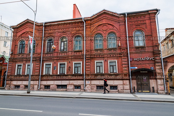 Доходный дом купчихи У.А. Котельниковой в Нижнем Новгороде. Здание расположено по адресу Варварская улица, 12. Редакционное фото, фотограф Константин Григорьев / Фотобанк Лори