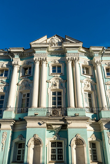 Дом Апраксиных — Трубецких (Апраксинский дворец. "Дом-комод". Улица Покровка, 22. Москва (2019 год). Стоковое фото, фотограф Александр Щепин / Фотобанк Лори