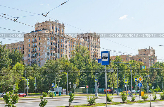 Дом преподавателей МГУ. Ломоносовский проспект, 14. Москва. Россия (2024 год). Редакционное фото, фотограф E. O. / Фотобанк Лори