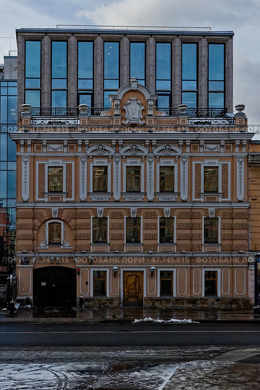 Дом Шаврина, 1829. Архитектор: Кудрявцев. Санкт-Петербург, Лиговский проспект, 13-15. Редакционное фото, фотограф Александр Селезнев / Фотобанк Лори