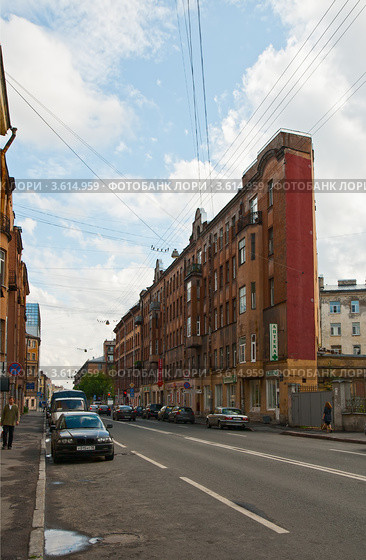 Дом-стена в Санкт-Петербурге (2012 год). Редакционное фото, фотограф Юлия Бабкина / Фотобанк Лори