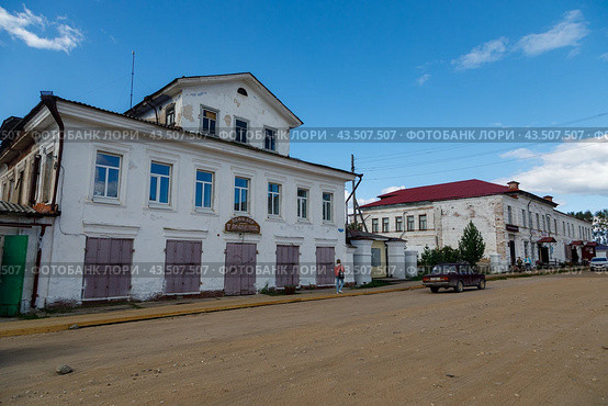 Дом в посёлке Пинега, Архангельская область (2022 год). Стоковое фото, фотограф Николай Гернет / Фотобанк Лори