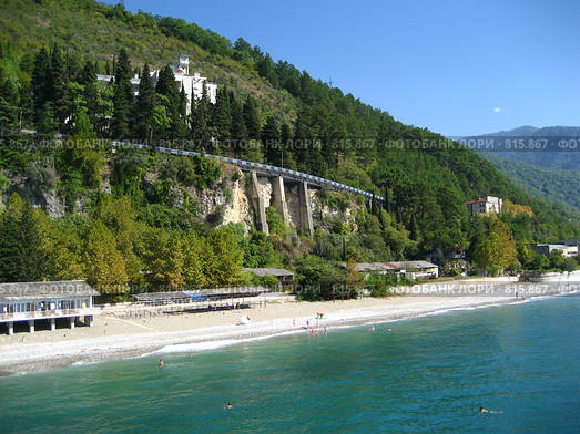 Дорога вдоль моря, Гагра, Абхазия (2007 год). Стоковое фото, фотограф Даша Богословская / Фотобанк Лори